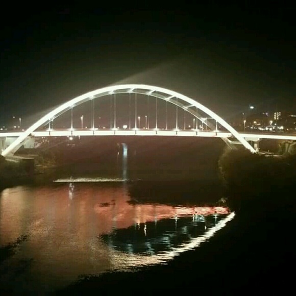 Meet your Posher, Nichole - Picture 1 of 1